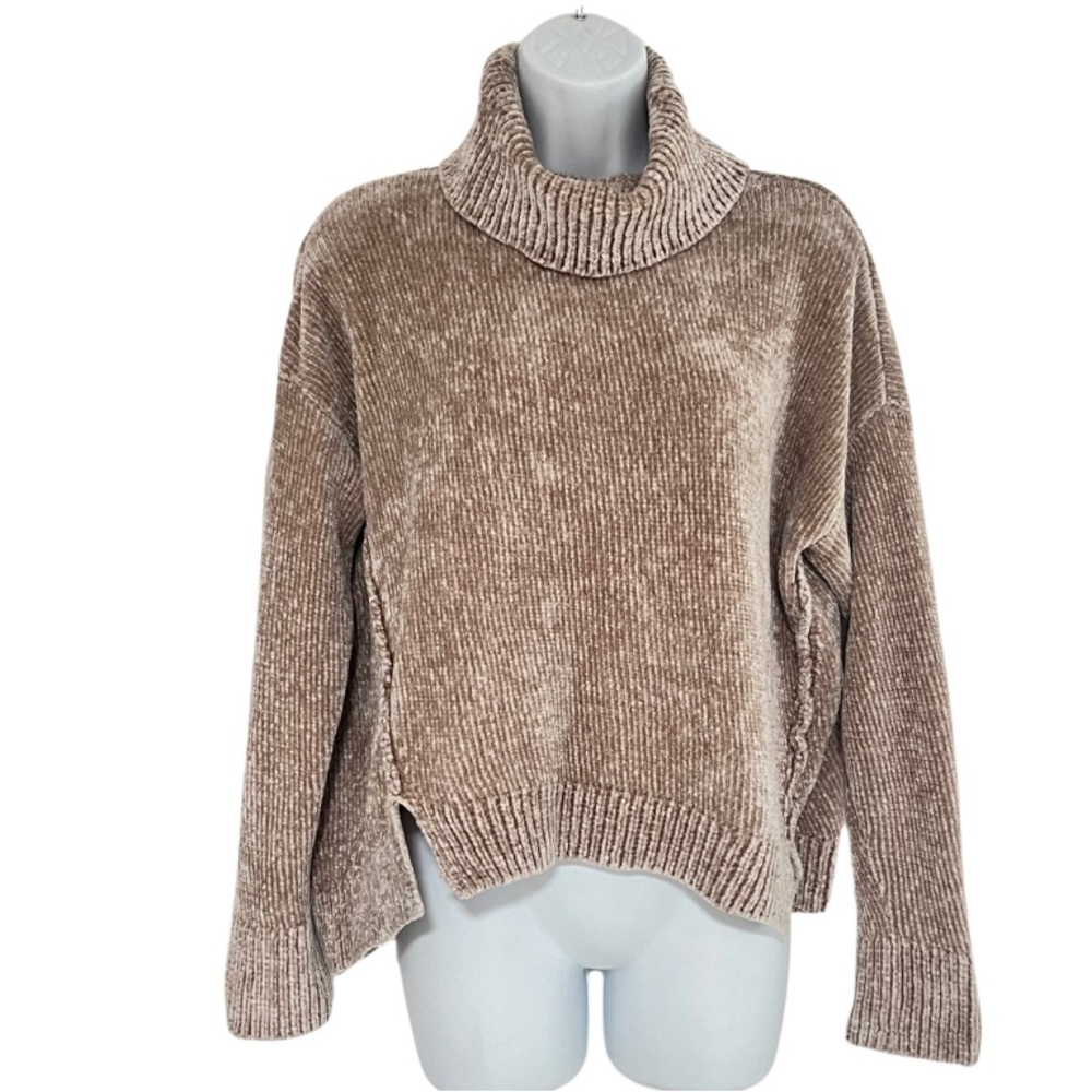 Romeo and Juliet Couture Ribbed Turtleneck Chunky Sweater